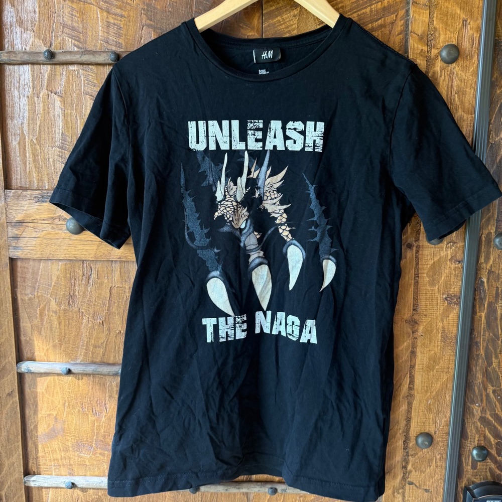 H&M T-Shirt Mens Medium Black Unleash The Naga Dragon Graphic Print Crew Neck